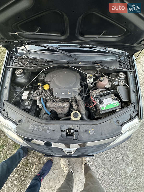 Седан Dacia Logan 2009 в Киеве