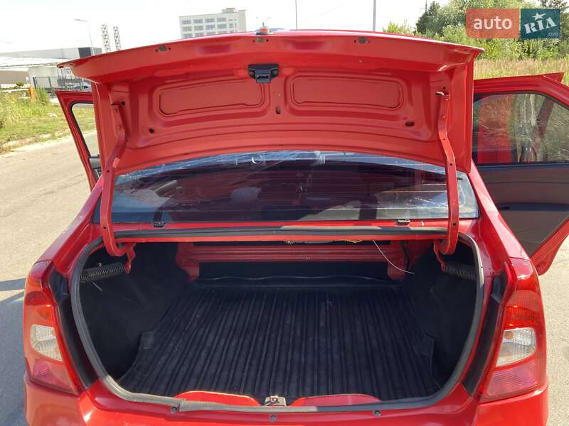 Седан Dacia Logan 2008 в Львове