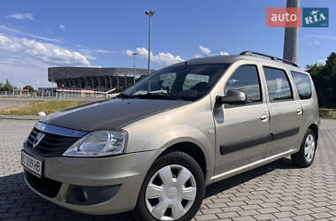 Седан Dacia Logan 2011 в Львове