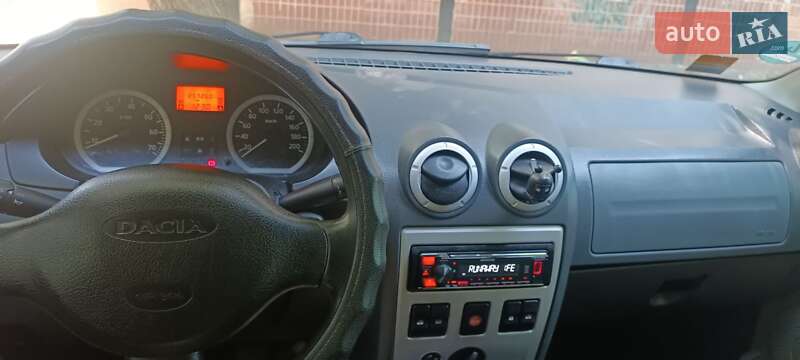 Седан Dacia Logan 2006 в Днепре