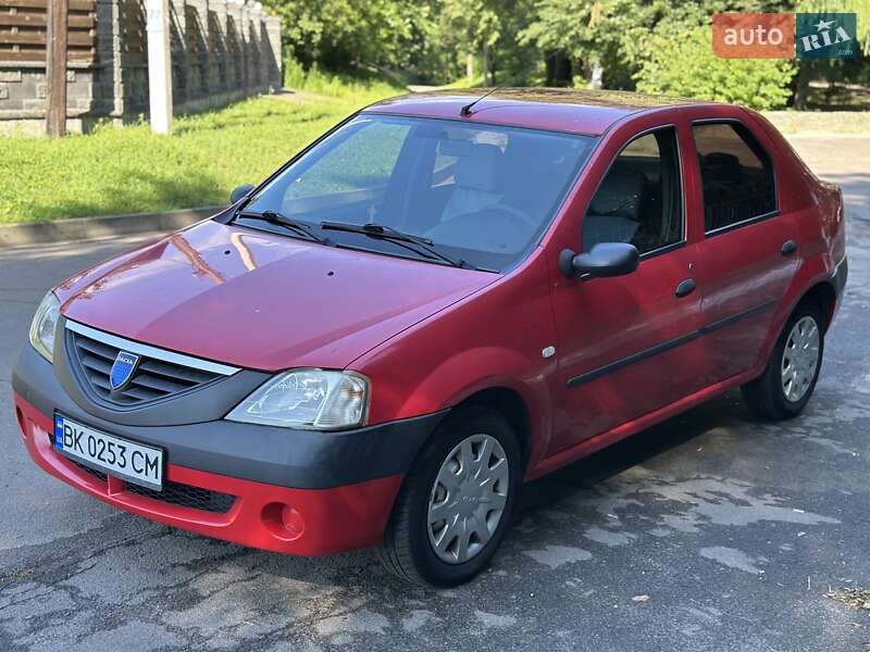 Седан Dacia Logan 2008 в Остроге