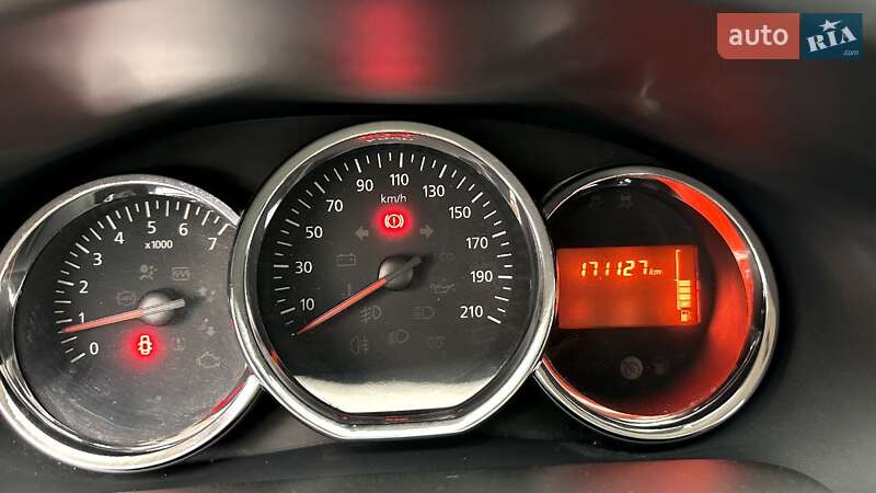 Седан Dacia Logan 2015 в Полтаві