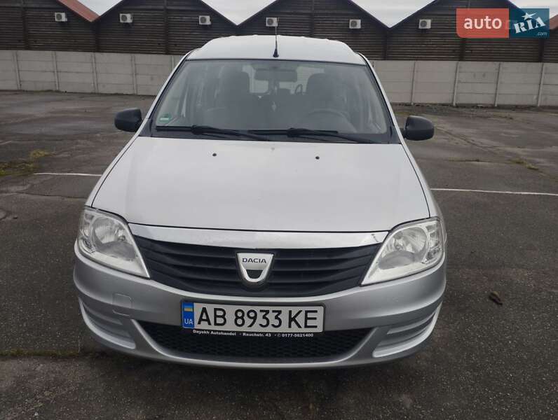 Седан Dacia Logan 2008 в 