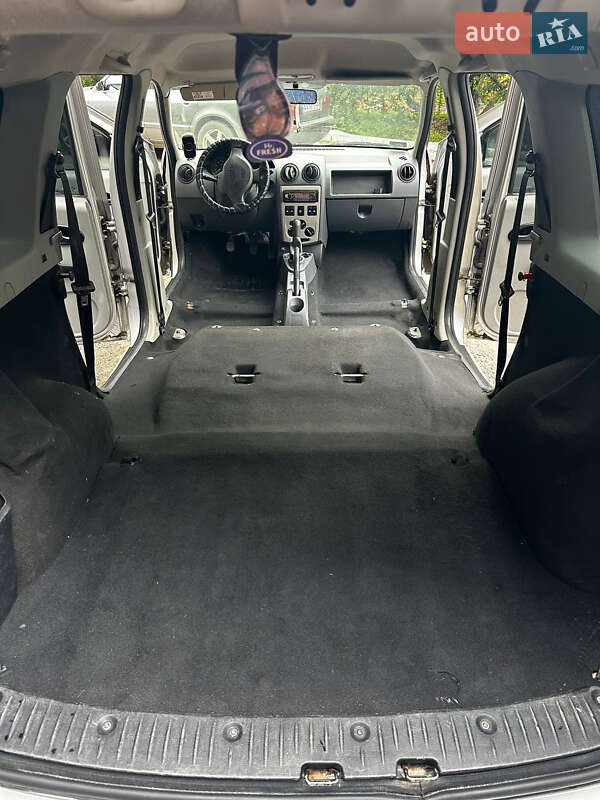 Седан Dacia Logan 2012 в Краснограде
