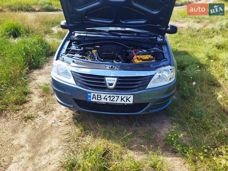 Седан Dacia Logan 2009 в Бершади