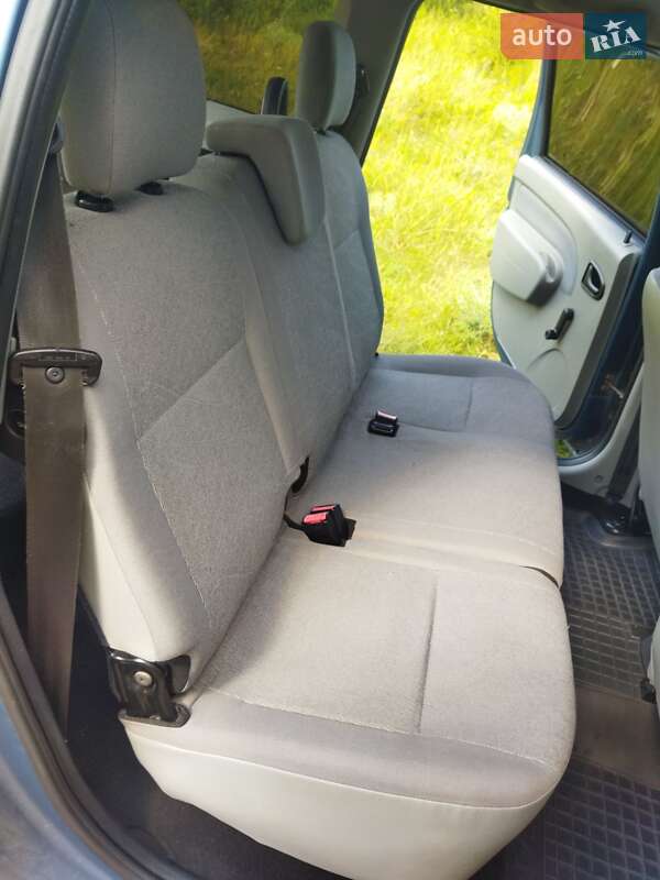 Седан Dacia Logan 2009 в Бершади