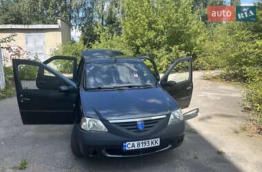 Седан Dacia Logan 2006 в Каневі