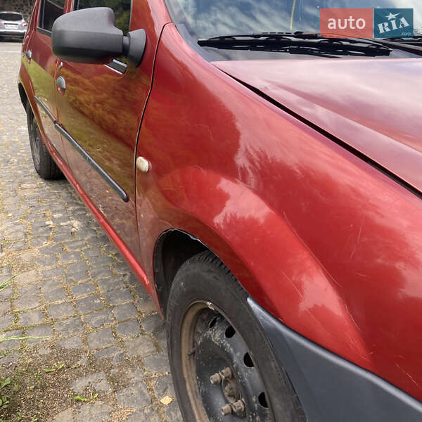 Седан Dacia Logan 2007 в Клевані
