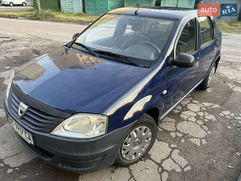 Седан Dacia Logan 2008 в Львові