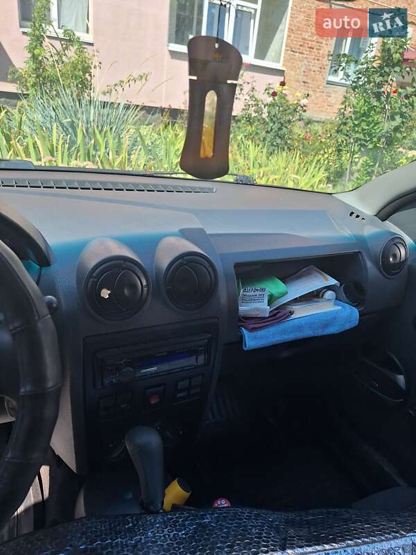 Седан Dacia Logan 2006 в Лубнах