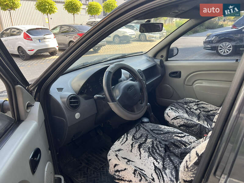 Седан Dacia Logan 2006 в Ужгороді