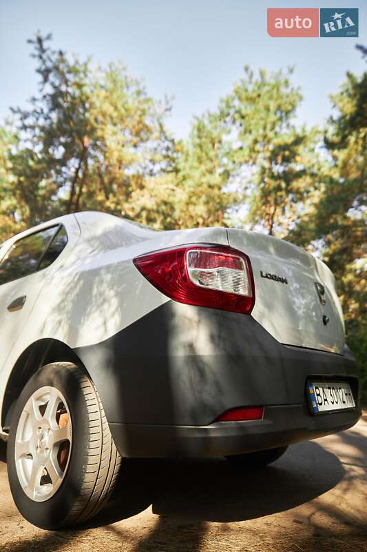 Седан Dacia Logan 2015 в Кропивницькому