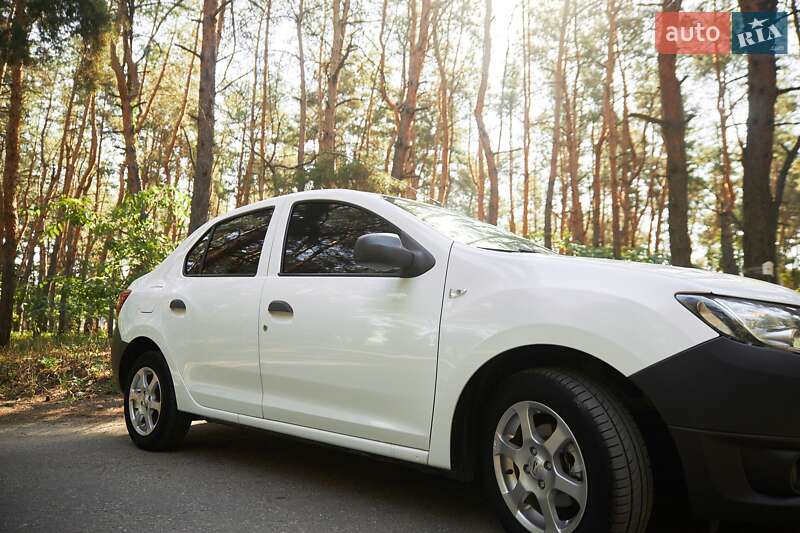 Седан Dacia Logan 2015 в Кропивницькому