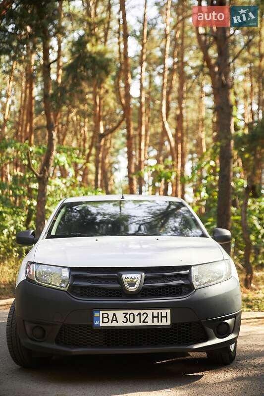 Седан Dacia Logan 2015 в Кропивницькому