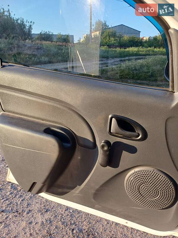 Седан Dacia Logan 2006 в Полтаві фото 7 Седан Dacia Logan 2006 в Полтаві