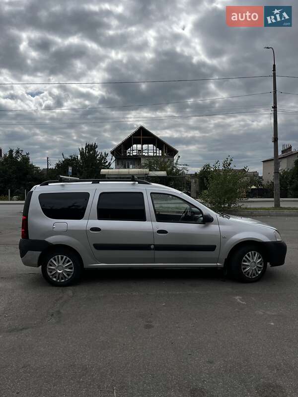 Седан Dacia Logan 2008 в Чернигове