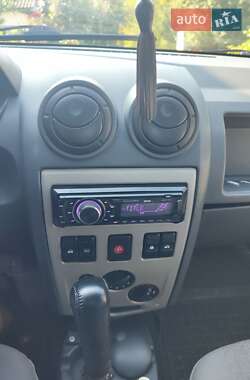 Седан Dacia Logan 2006 в Бурині