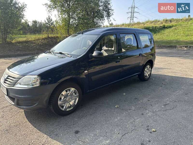 Седан Dacia Logan 2010 в Ровно фото 4 Седан Dacia Logan 2010 в Ровно