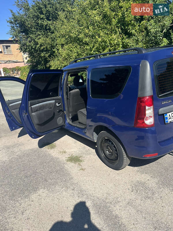 Седан Dacia Logan 2009 в Марганце