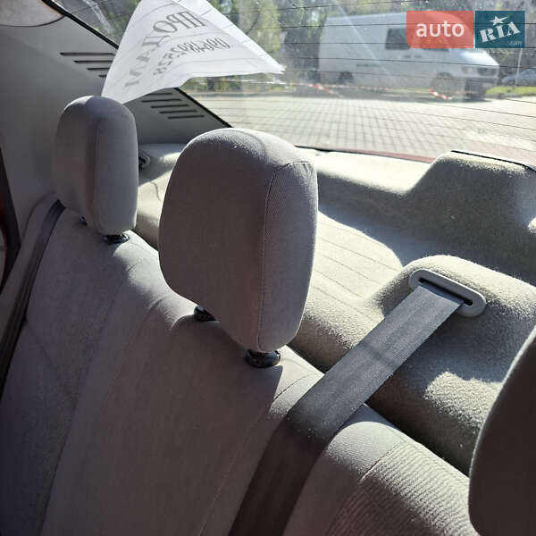 Седан Dacia Logan 2008 в Чернівцях