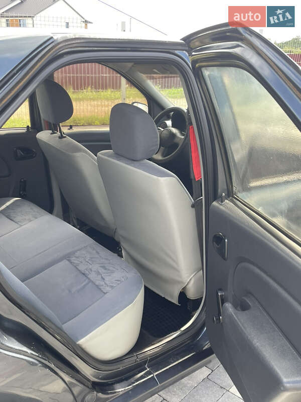 Седан Dacia Logan 2008 в Хусте