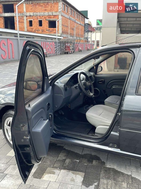 Седан Dacia Logan 2008 в Хусте