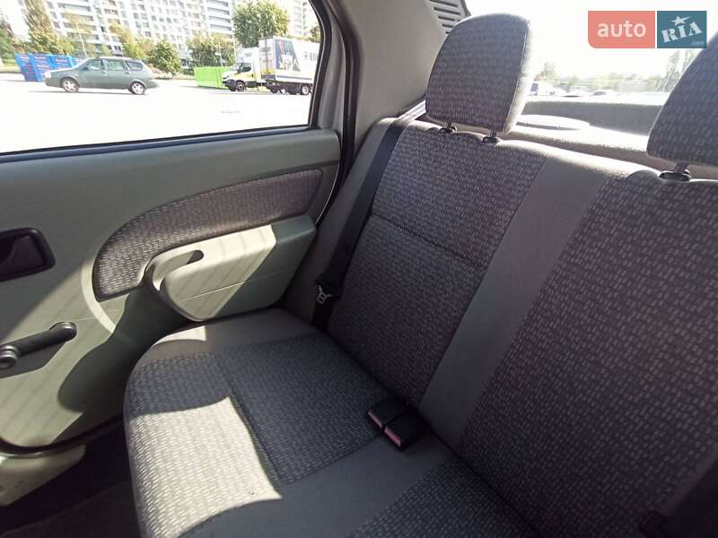 Седан Dacia Logan 2007 в Києві