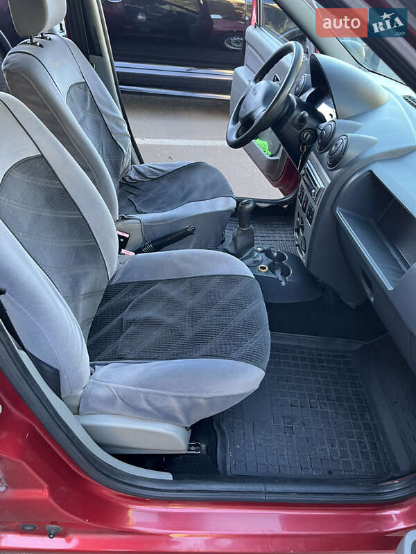 Седан Dacia Logan 2007 в Киеве