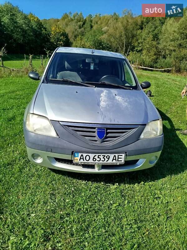 Седан Dacia Logan 2006 в Іршаві