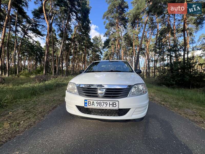 Седан Dacia Logan 2012 в Олександрівці