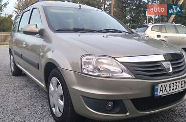 Седан Dacia Logan 2011 в Городку