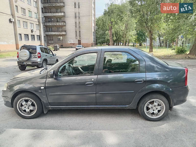 Седан Dacia Logan 2008 в 