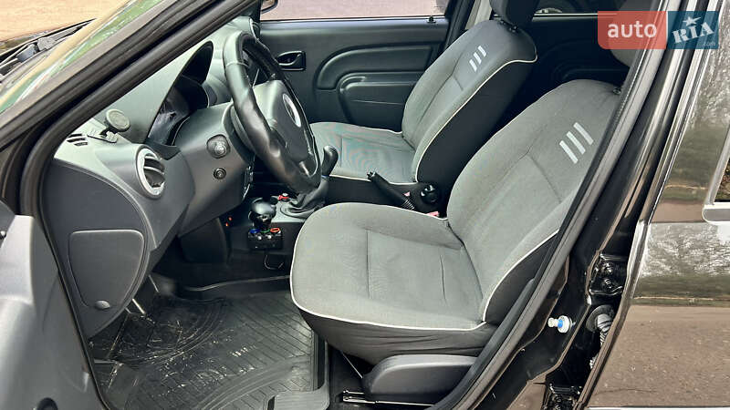 Седан Dacia Logan 2012 в Кривом Роге фото 13 Седан Dacia Logan 2012 в Кривом Роге