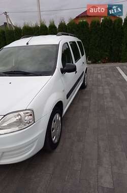 Седан Dacia Logan 2012 в 