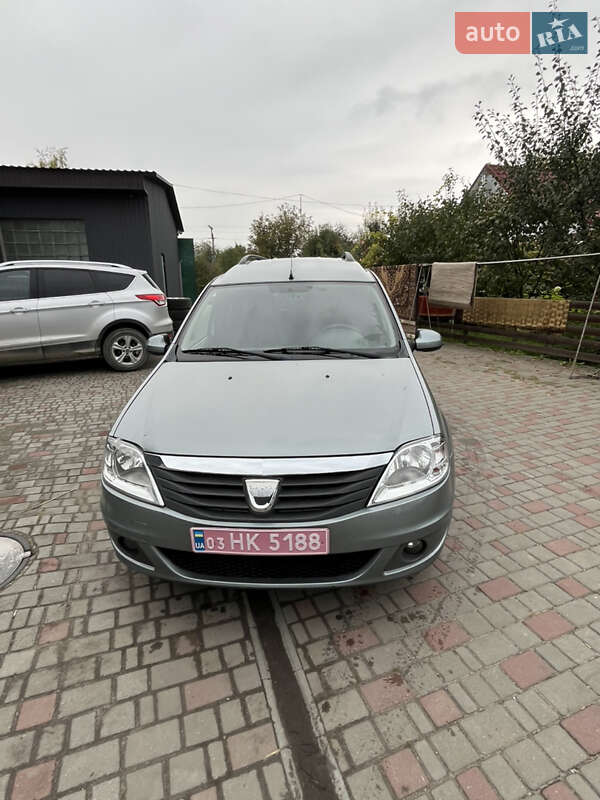 Седан Dacia Logan 2009 в Староконстантинове