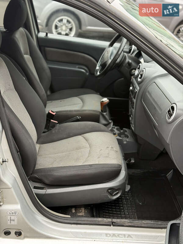 Седан Dacia Logan 2007 в Днепре