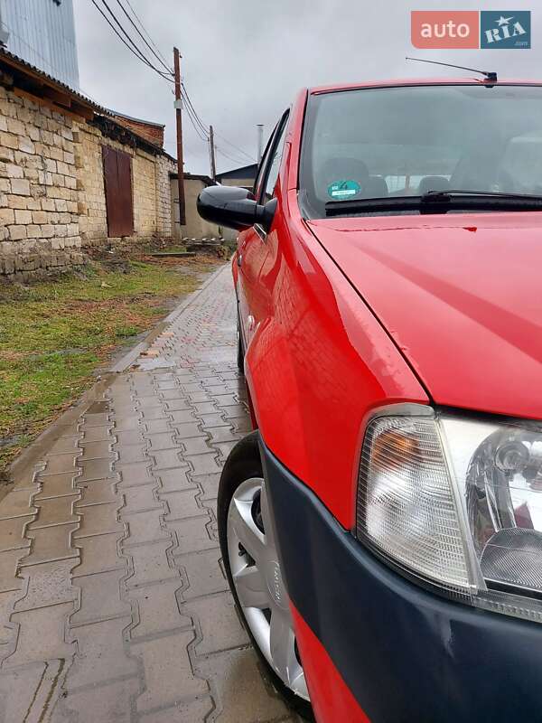Седан Dacia Logan 2006 в Балті