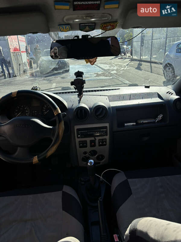 Седан Dacia Logan 2007 в Києві