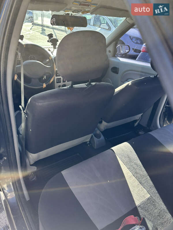 Седан Dacia Logan 2007 в Києві