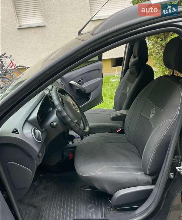 Седан Dacia Logan 2013 в Киеве