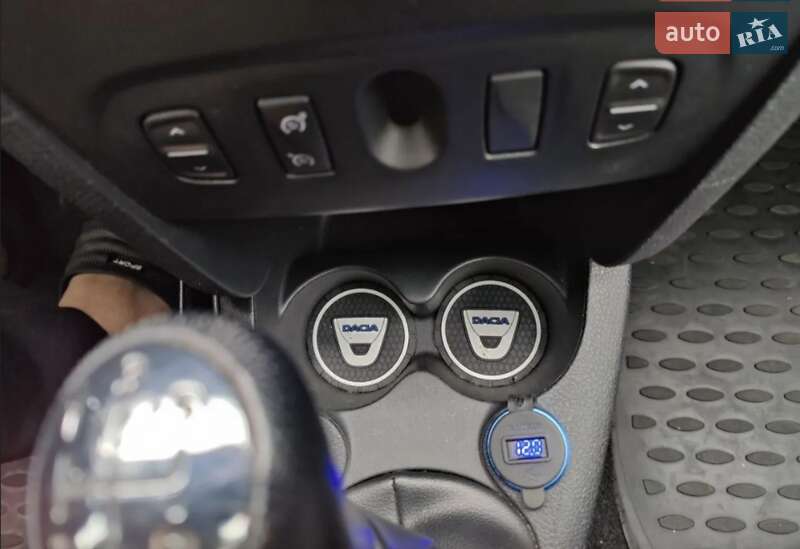 Седан Dacia Logan 2013 в Киеве