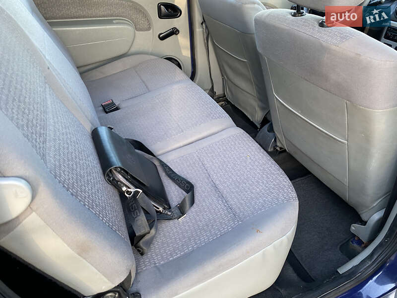 Седан Dacia Logan 2007 в Ізяславі