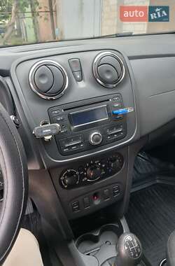 Седан Dacia Logan 2016 в 