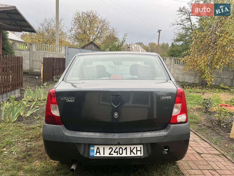 Седан Dacia Logan 2008 в Бобровиці