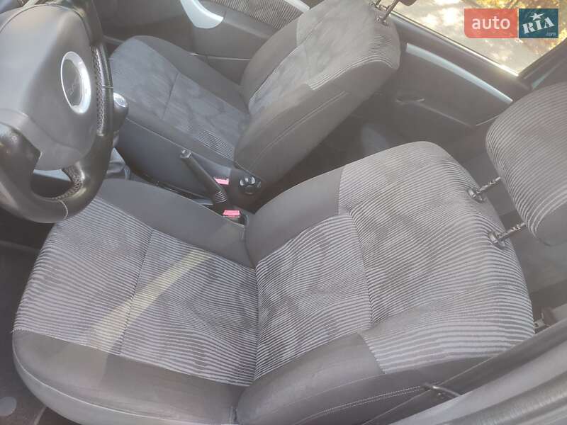 Седан Dacia Logan 2008 в Золочеві фото 13 Седан Dacia Logan 2008 в Золочеві