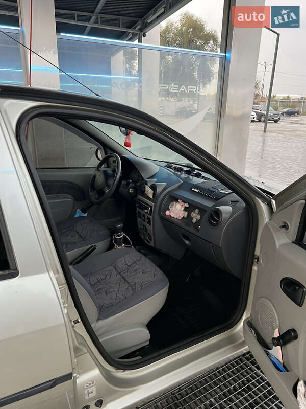 Седан Dacia Logan 2006 в Дніпрі фото 11 Седан Dacia Logan 2006 в Дніпрі