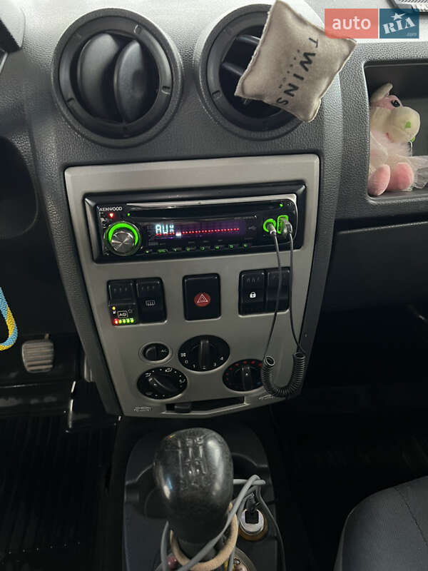 Седан Dacia Logan 2006 в Дніпрі фото 14 Седан Dacia Logan 2006 в Дніпрі