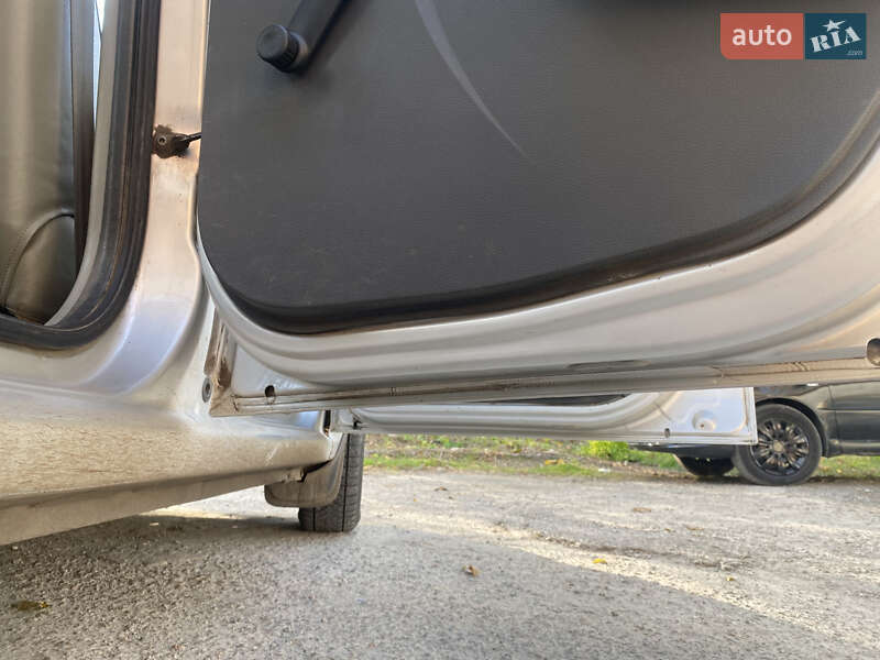 Седан Dacia Logan 2008 в Кам'янському