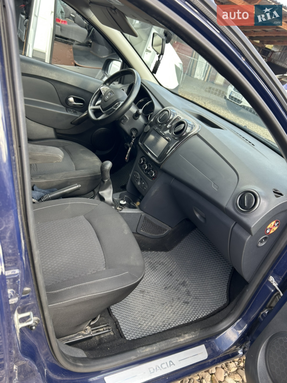 2017 Dacia Logan - мініатюра 12