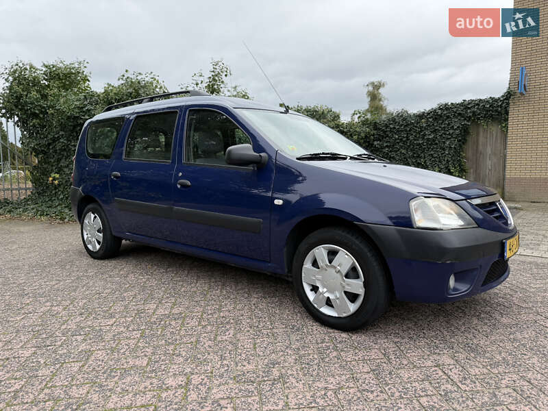 Седан Dacia Logan 2008 в Ровно